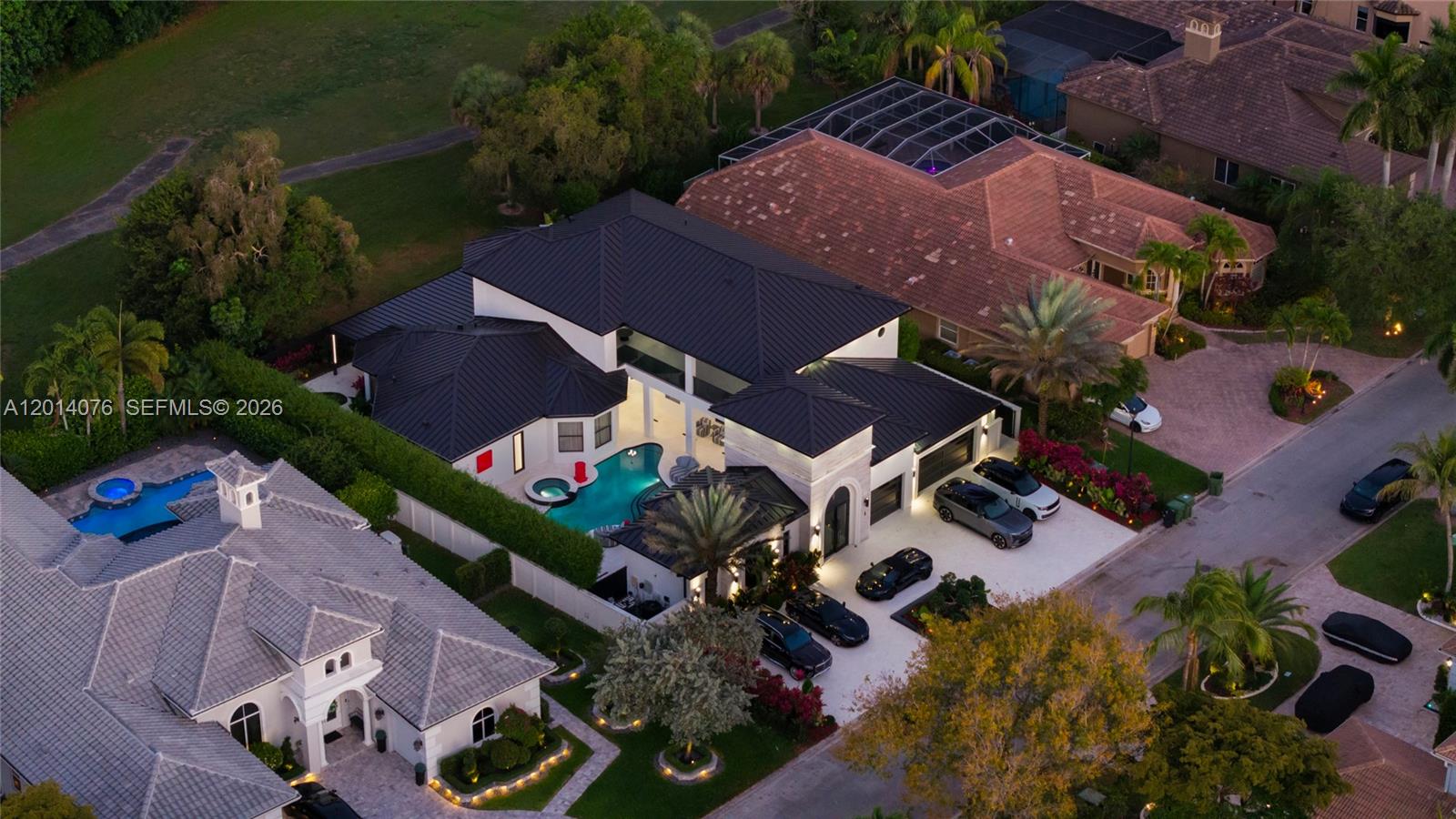 HOLLYWOOD LAKES COUNTRY C - Residential