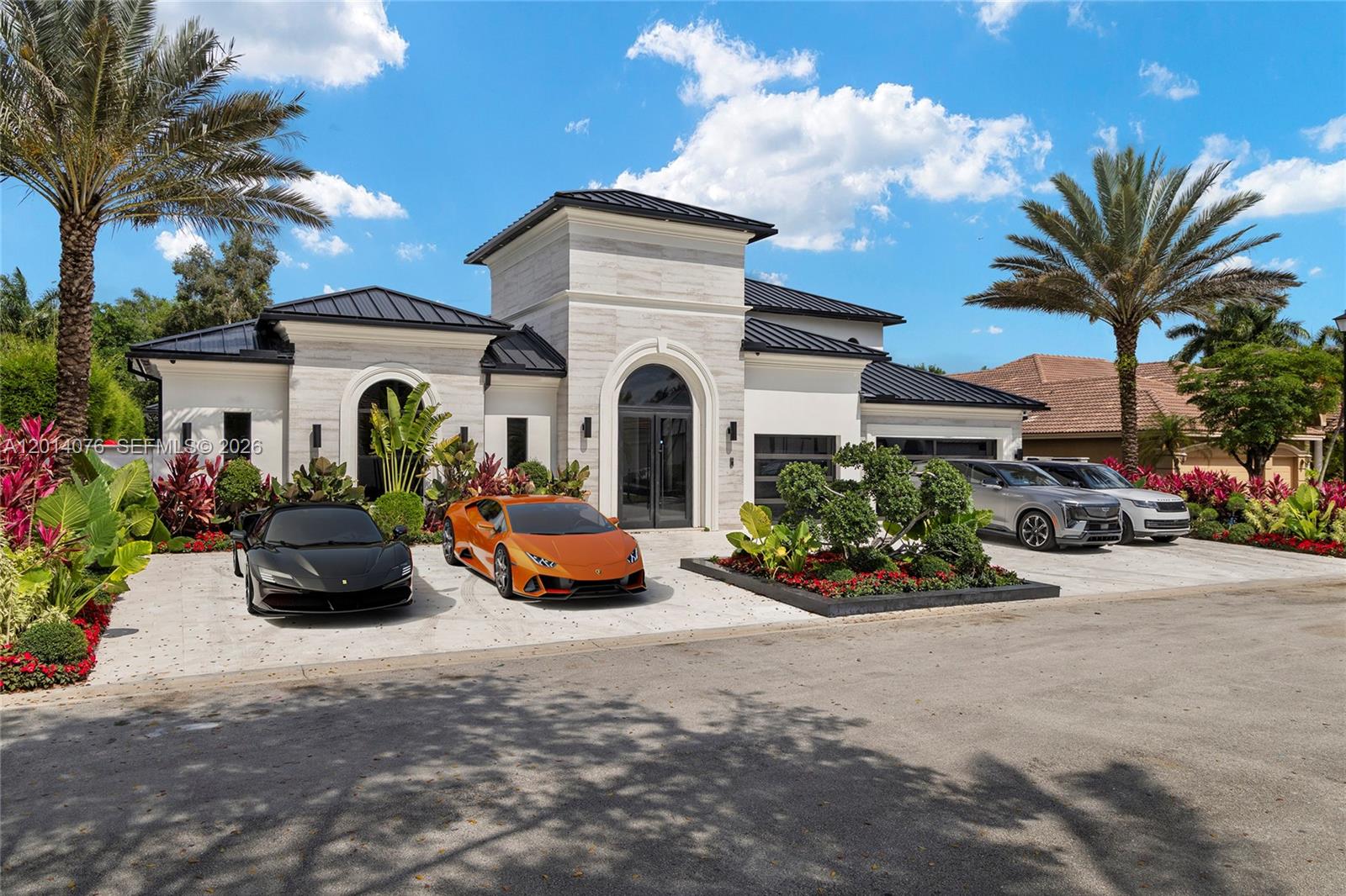 HOLLYWOOD LAKES COUNTRY C - Residential