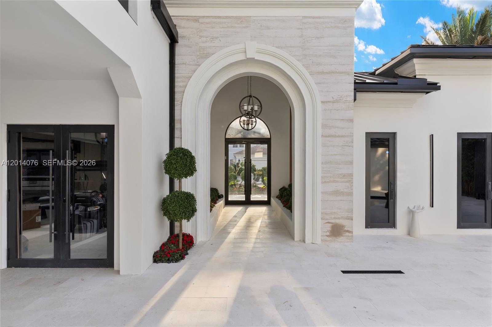 HOLLYWOOD LAKES COUNTRY C - Residential