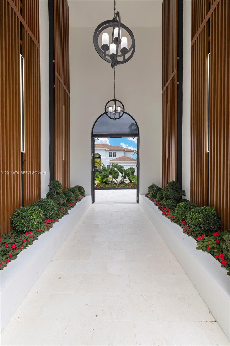 HOLLYWOOD LAKES COUNTRY C - Residential