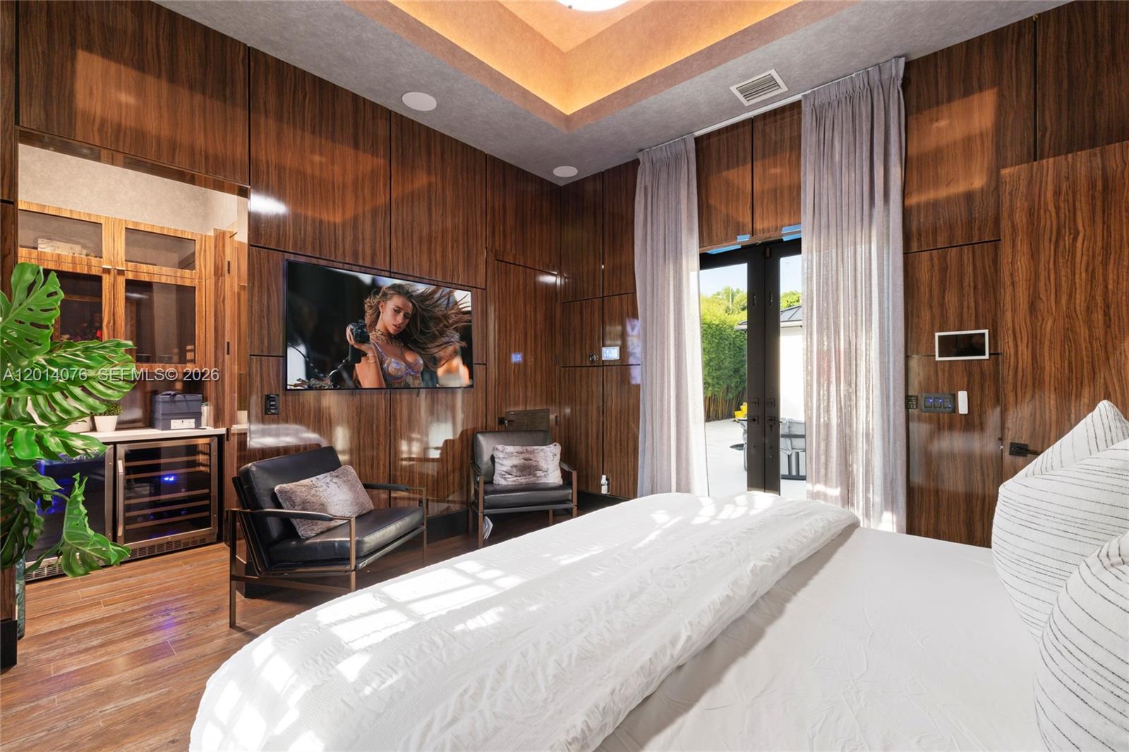 HOLLYWOOD LAKES COUNTRY C - Residential