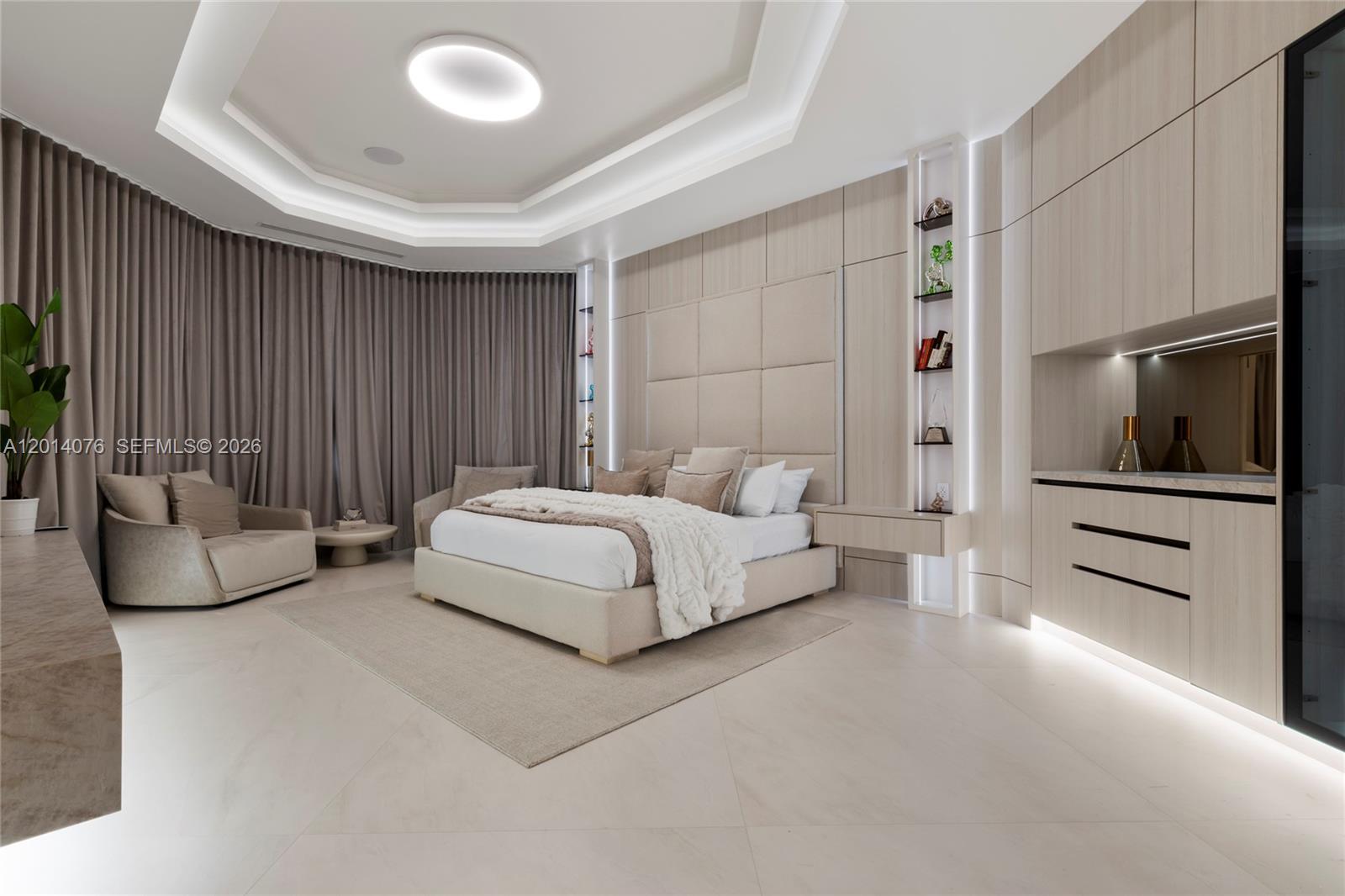HOLLYWOOD LAKES COUNTRY C - Residential