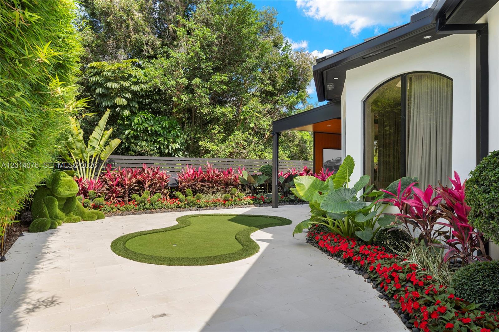 HOLLYWOOD LAKES COUNTRY C - Residential