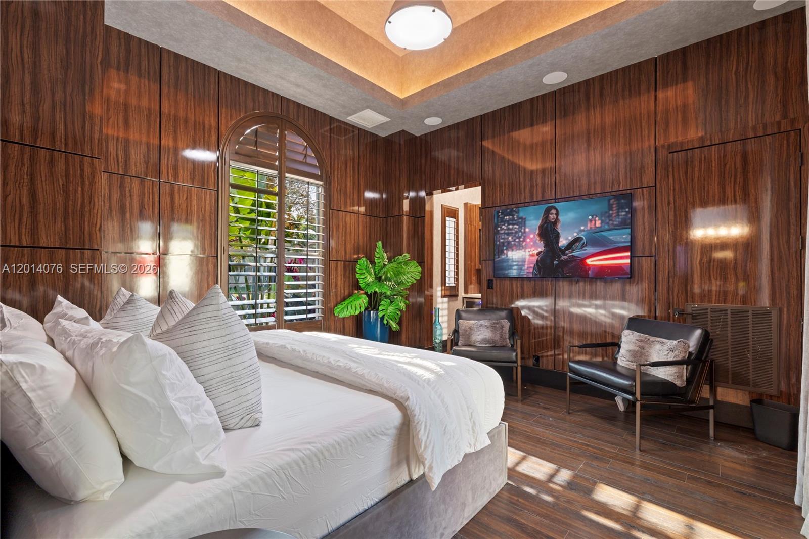 HOLLYWOOD LAKES COUNTRY C - Residential