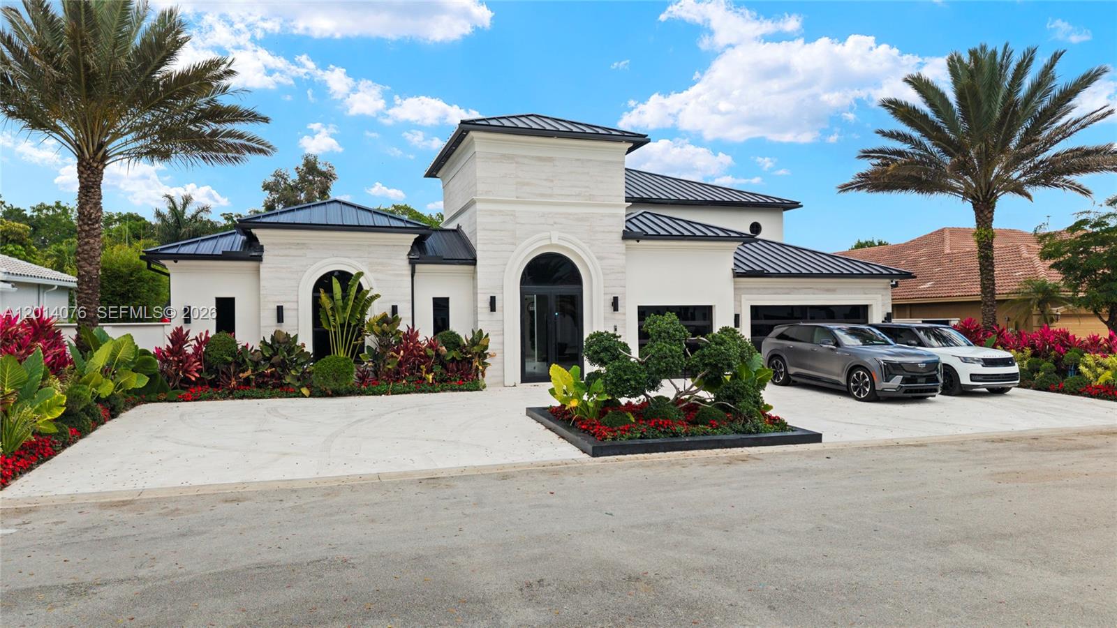 HOLLYWOOD LAKES COUNTRY C - Residential