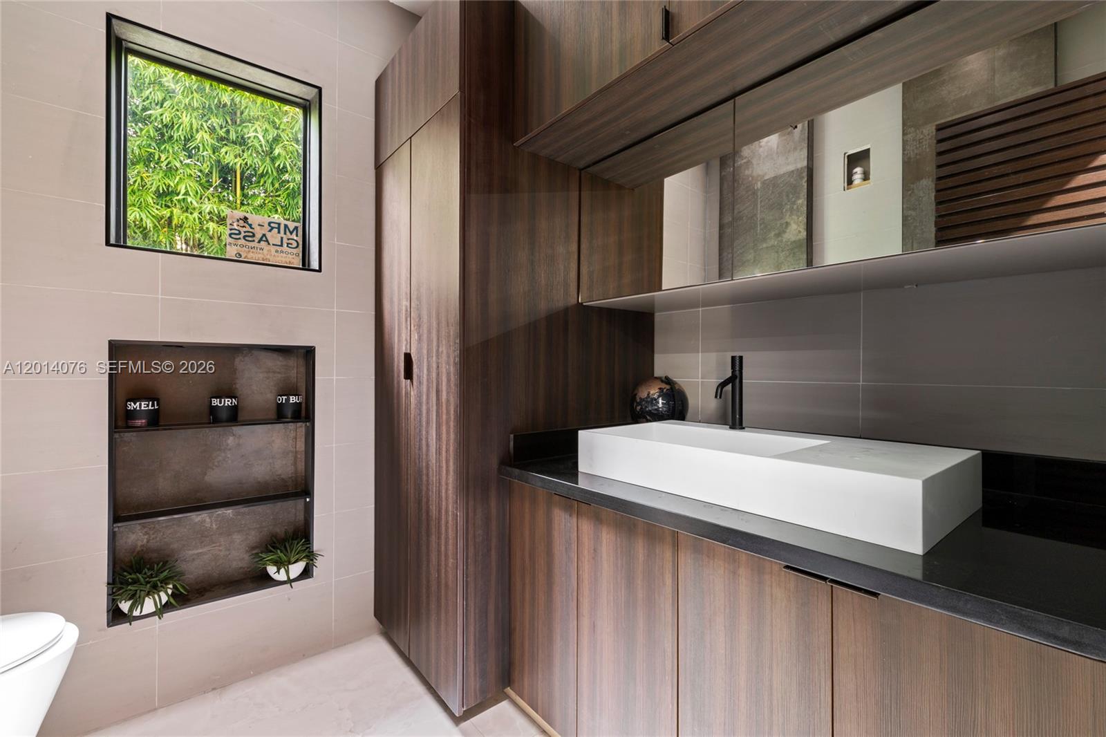 HOLLYWOOD LAKES COUNTRY C - Residential