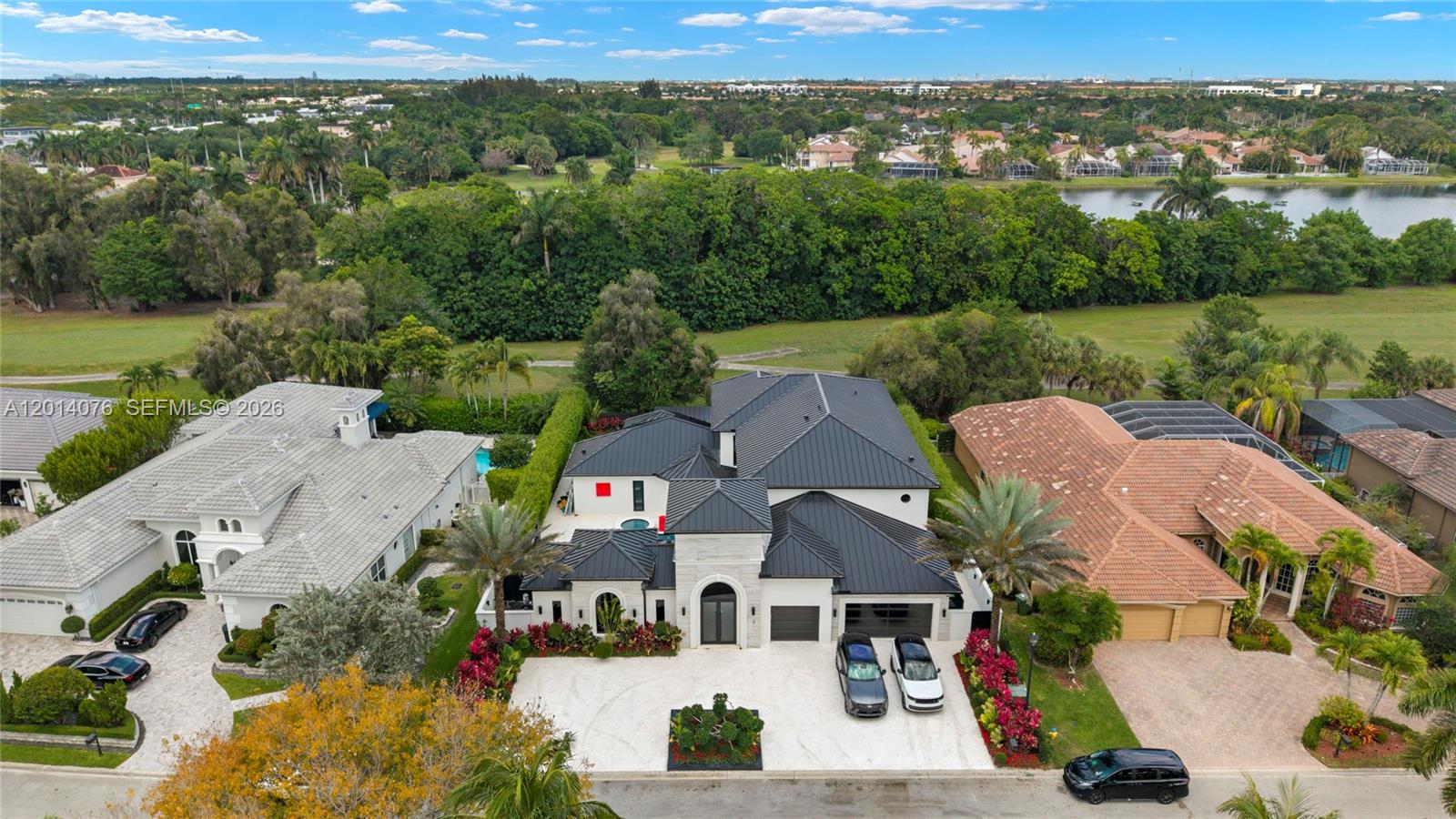 HOLLYWOOD LAKES COUNTRY C - Residential