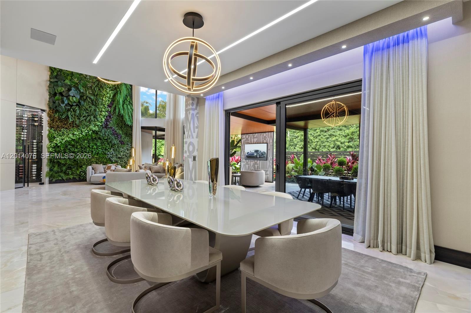 HOLLYWOOD LAKES COUNTRY C - Residential