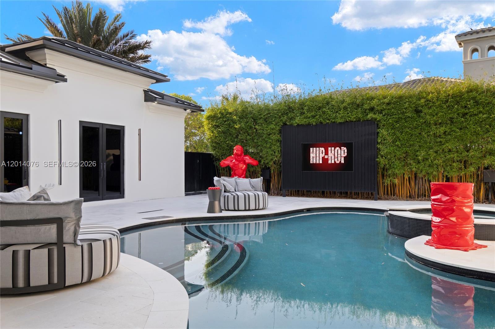 HOLLYWOOD LAKES COUNTRY C - Residential