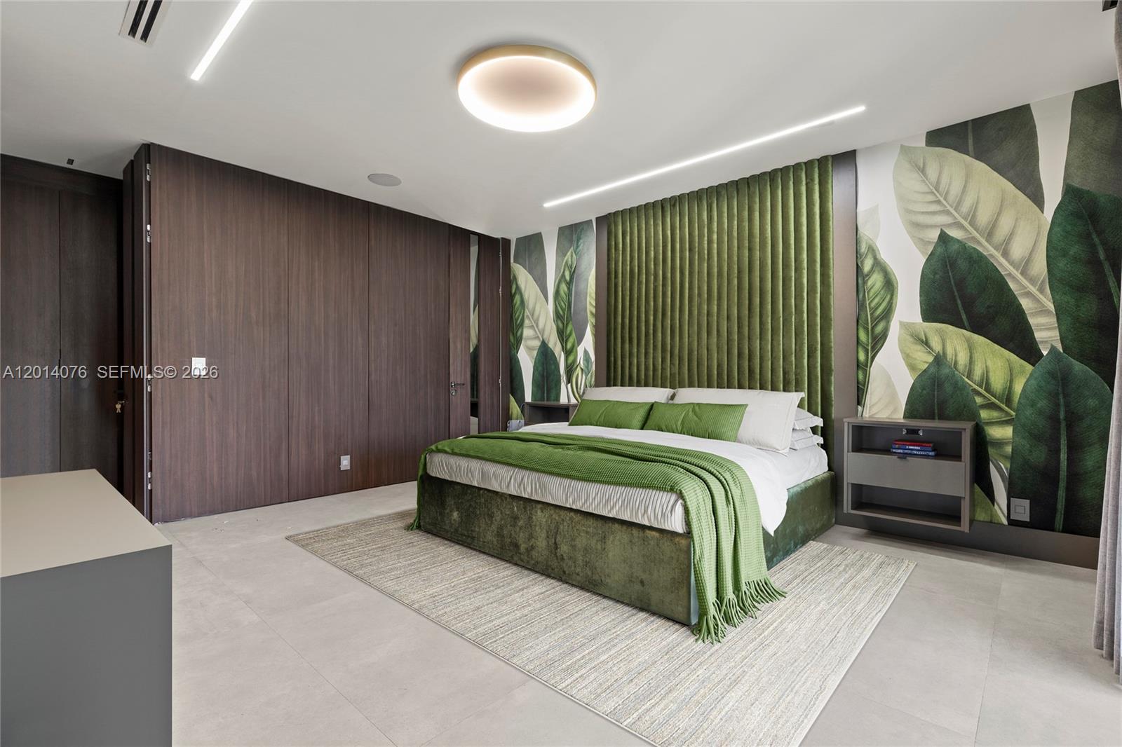 HOLLYWOOD LAKES COUNTRY C - Residential