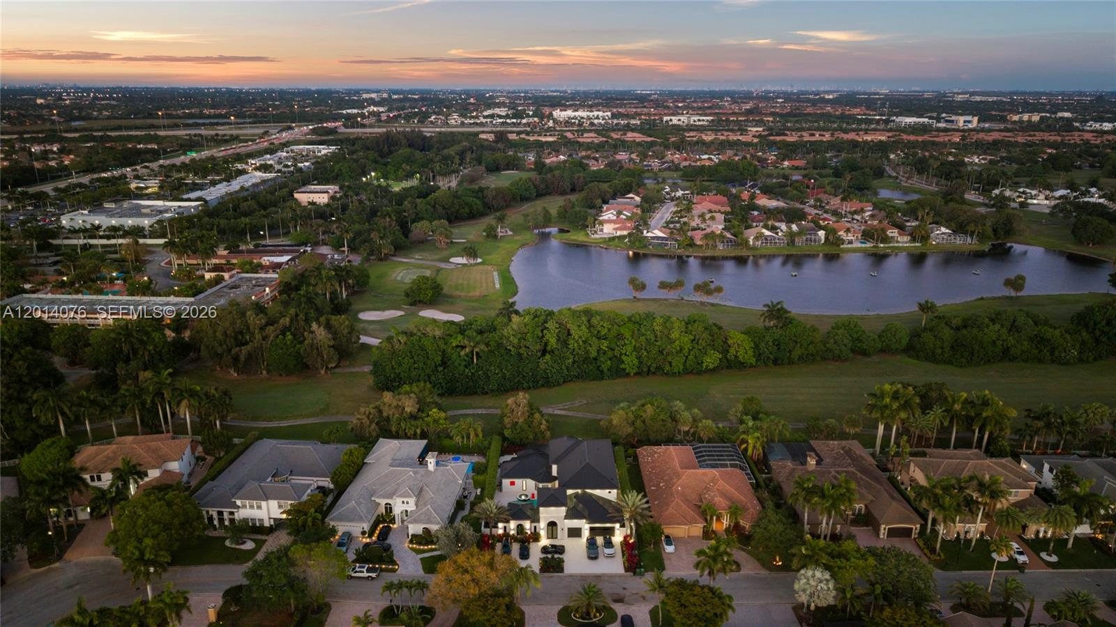 HOLLYWOOD LAKES COUNTRY C - Residential