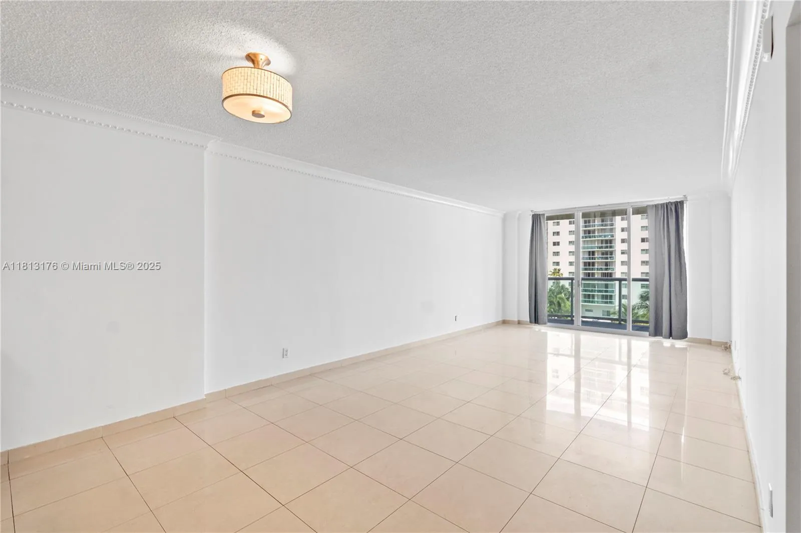 Sunny Isles Beach, Florida 33160, United States, 2 Bedrooms Bedrooms, ,2 BathroomsBathrooms,Residential,Active,141864