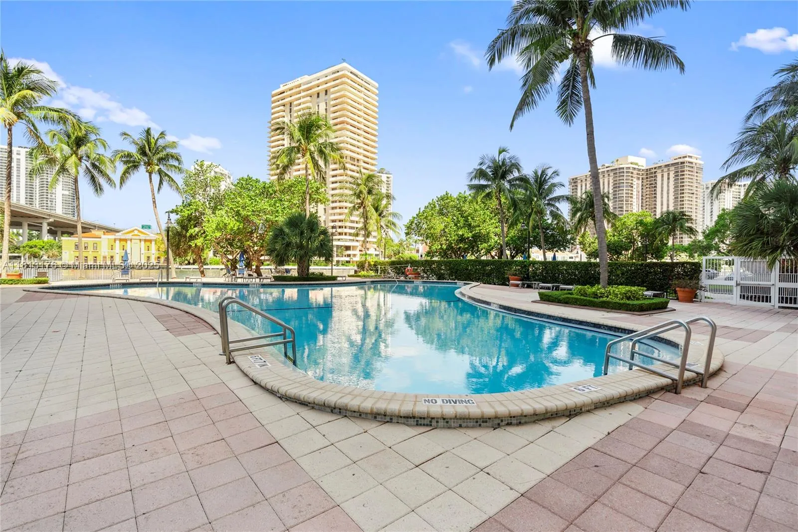 Sunny Isles Beach, Florida 33160, United States, 2 Bedrooms Bedrooms, ,2 BathroomsBathrooms,Residential,Active,141864