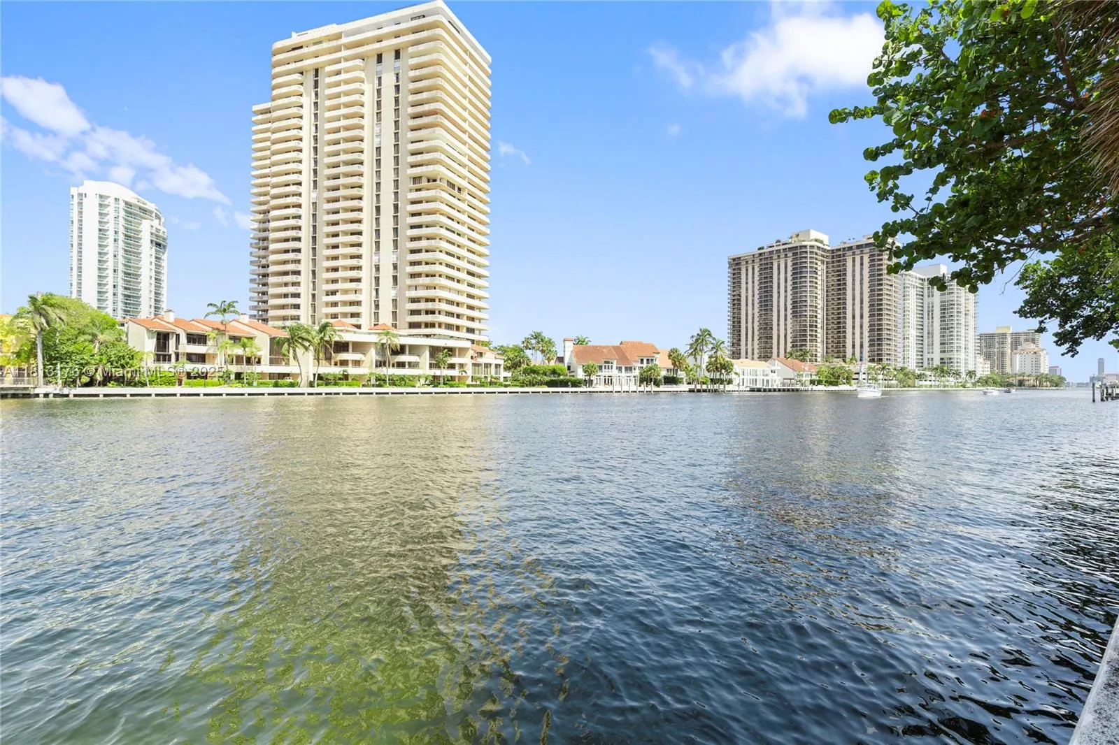 Sunny Isles Beach, Florida 33160, United States, 2 Bedrooms Bedrooms, ,2 BathroomsBathrooms,Residential,Active,141864