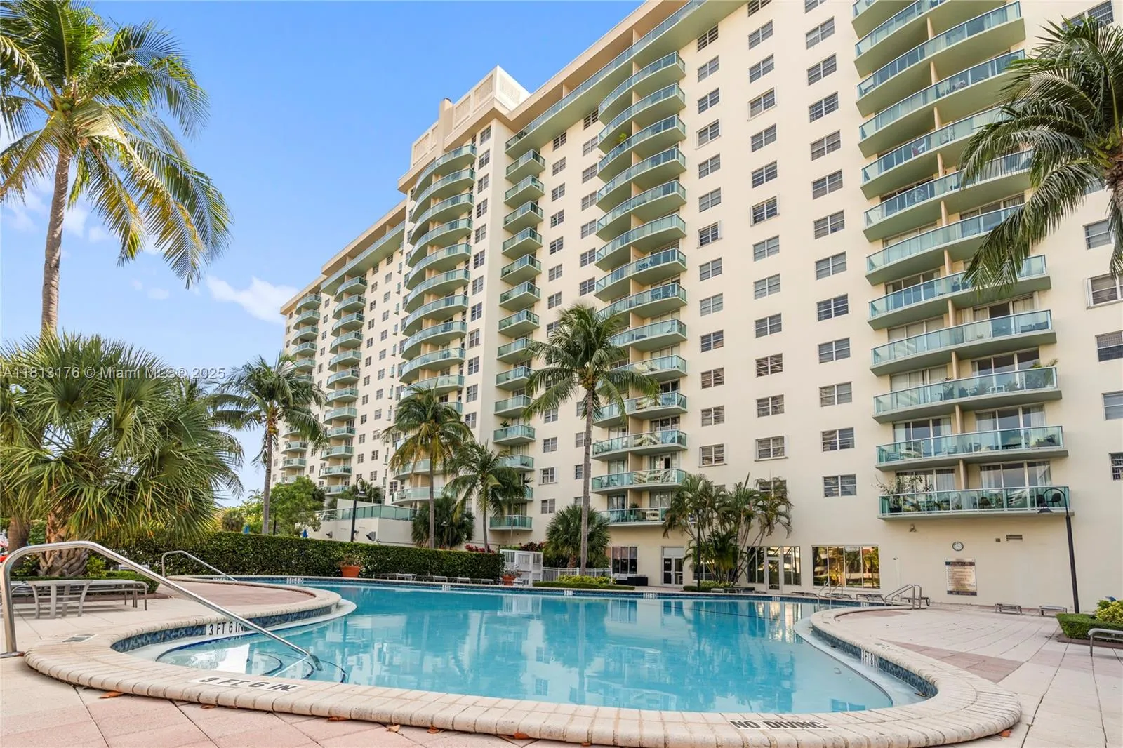 Sunny Isles Beach, Florida 33160, United States, 2 Bedrooms Bedrooms, ,2 BathroomsBathrooms,Residential,Active,141864