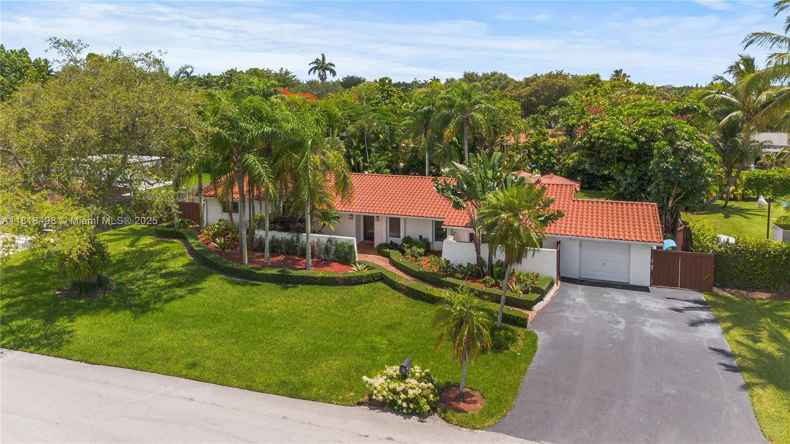 9780 Sw 118th St, Miami, Broward County, Florida - 4 Bedrooms  
2 Bathrooms - 