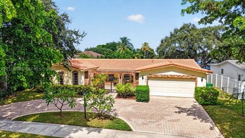 Photo of 10541 Taft St, Pembroke Pines, FL 33026 (MLS # A12106359)