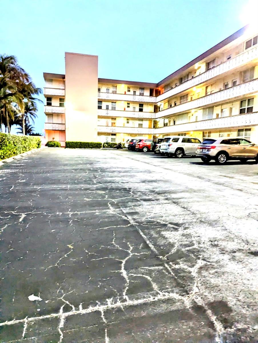 TAROMINA APTS CO-OP - Residential