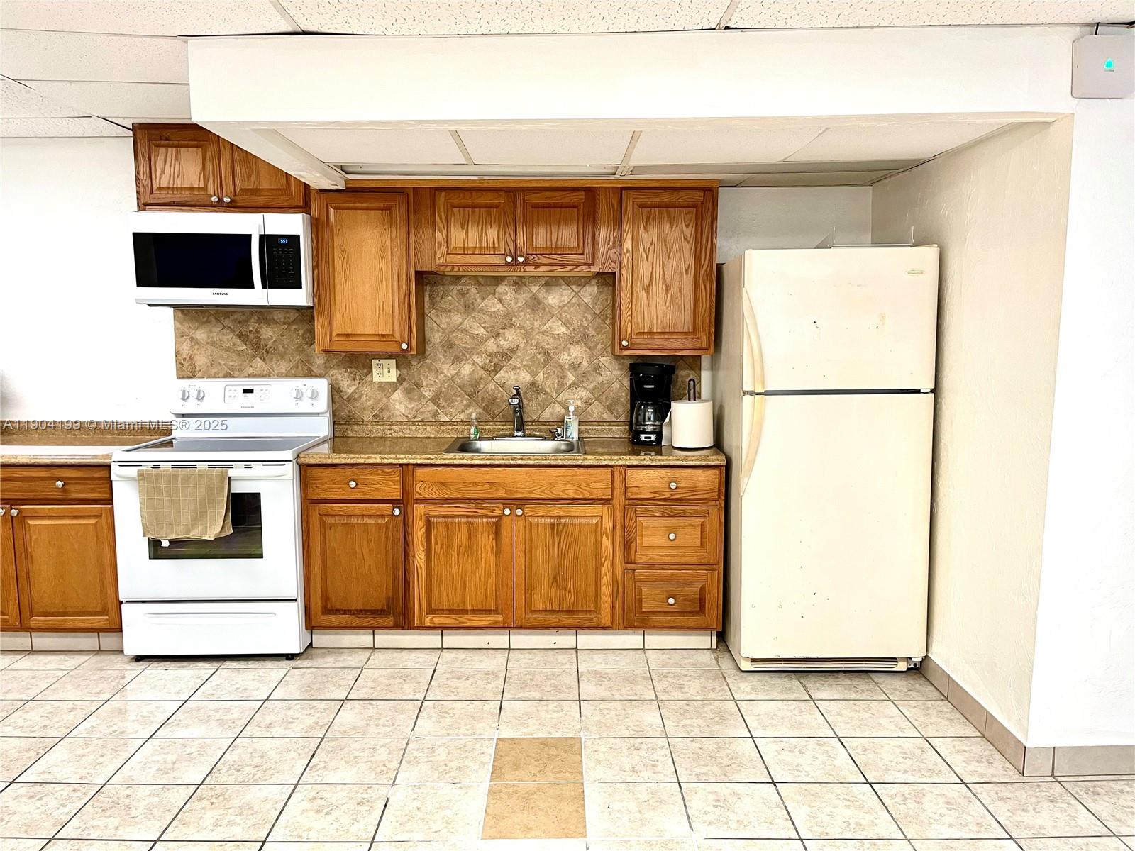 TAROMINA APTS CO-OP - Residential