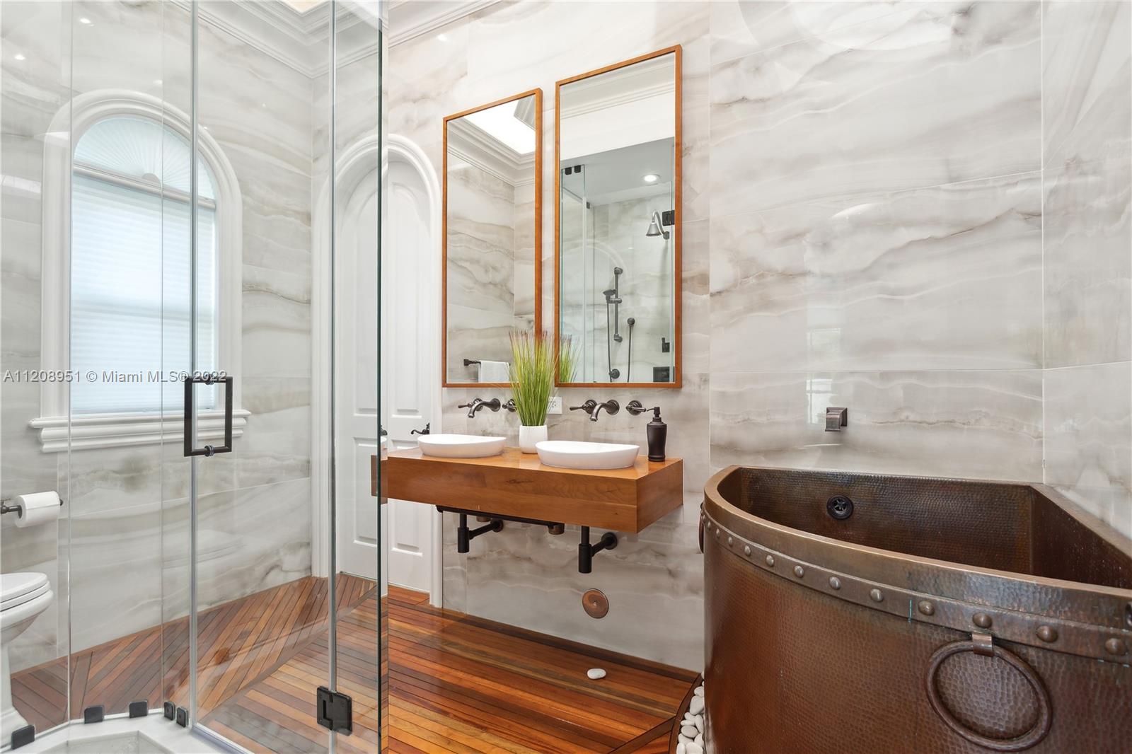 SURPRISE LAKE - Residential