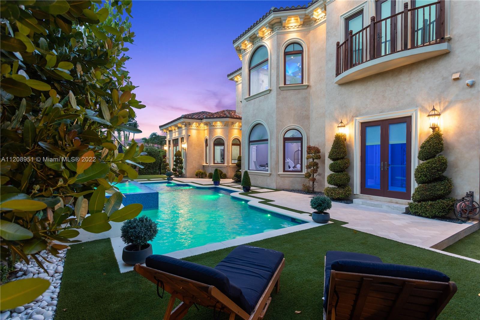 SURPRISE LAKE - Residential