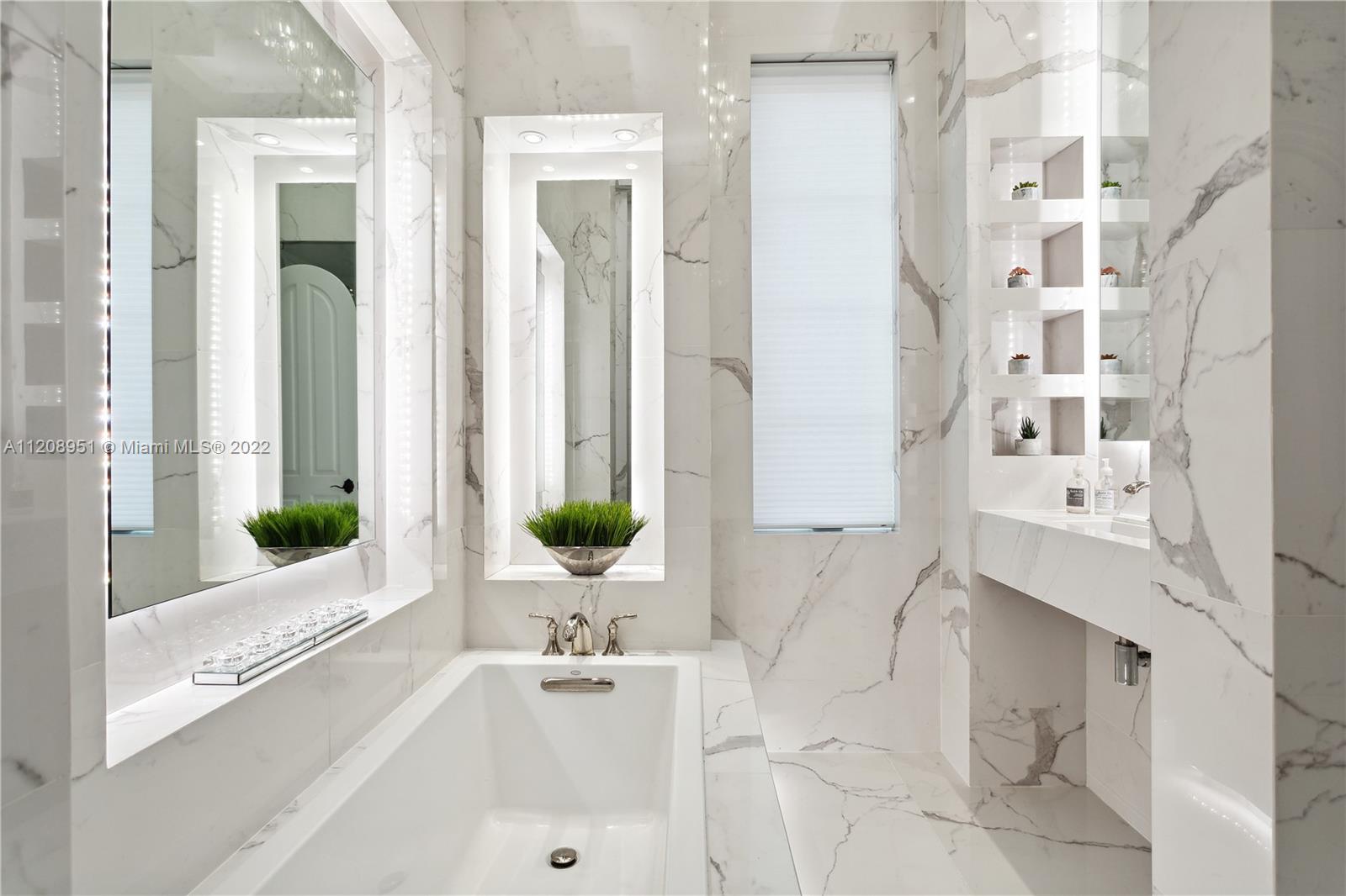 SURPRISE LAKE - Residential