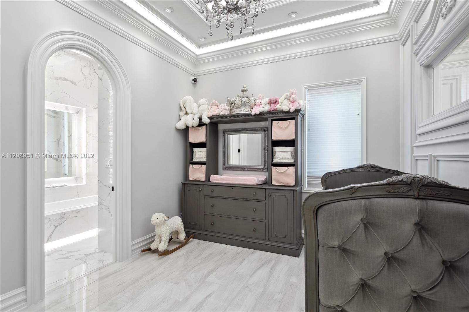 SURPRISE LAKE - Residential