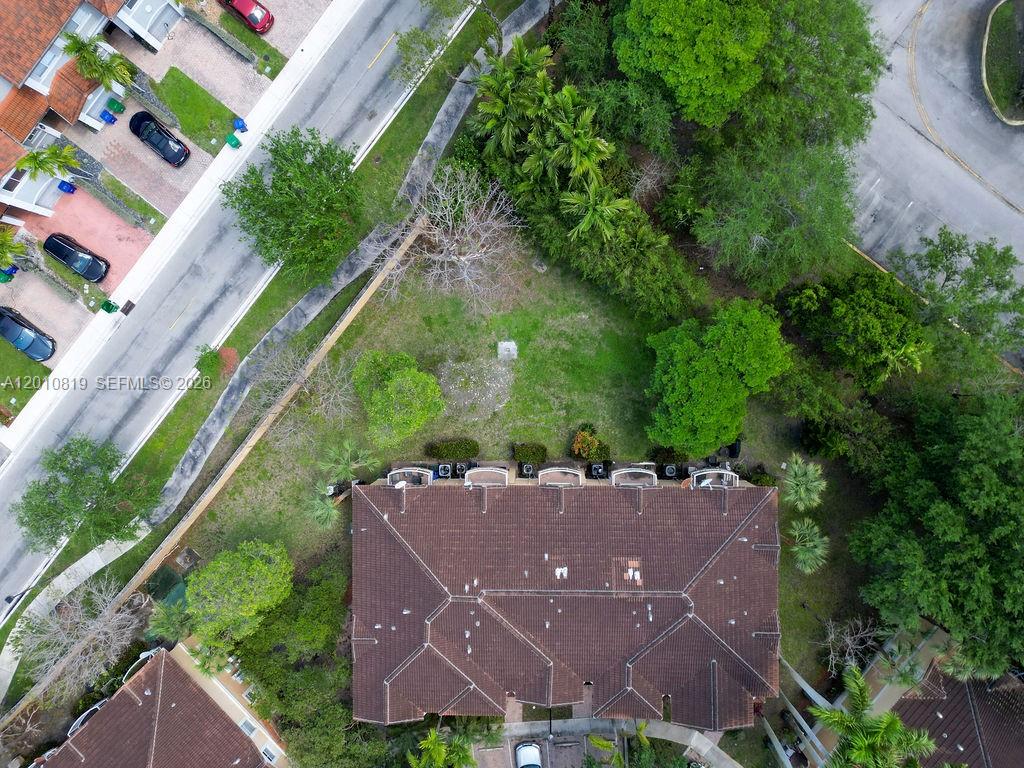 MELROSE POINT CONDO - Residential