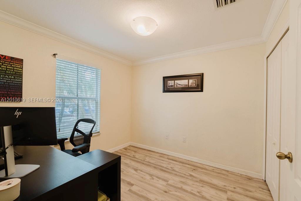 MELROSE POINT CONDO - Residential
