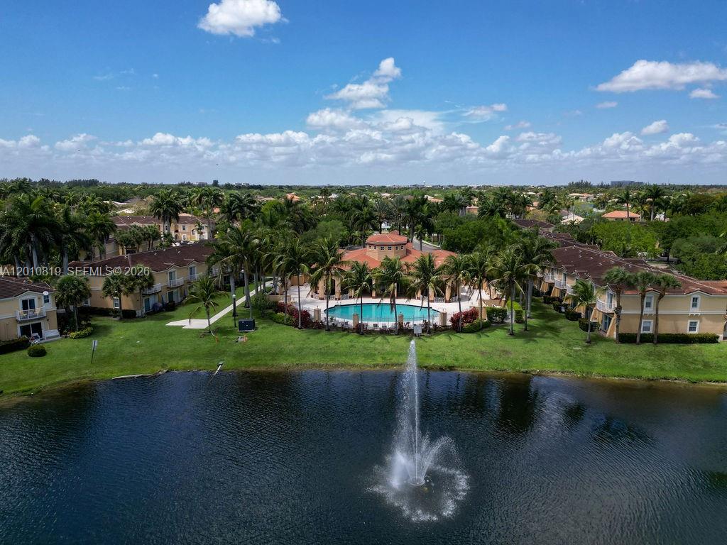 MELROSE POINT CONDO - Residential