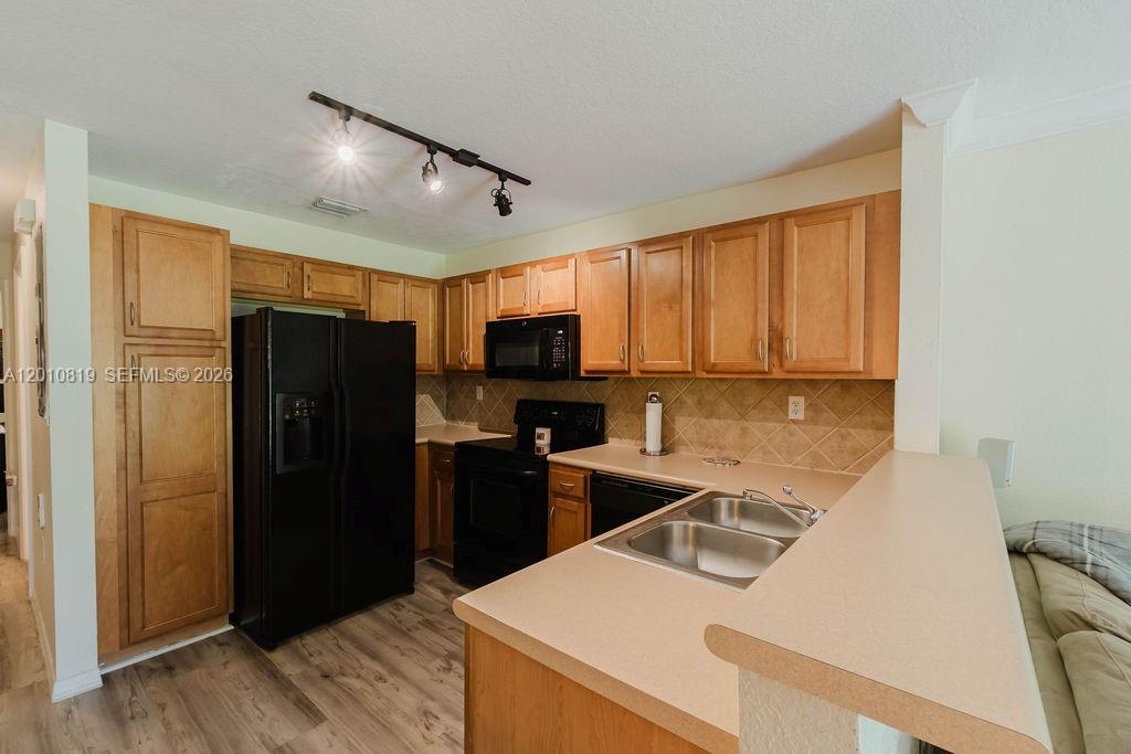 MELROSE POINT CONDO - Residential