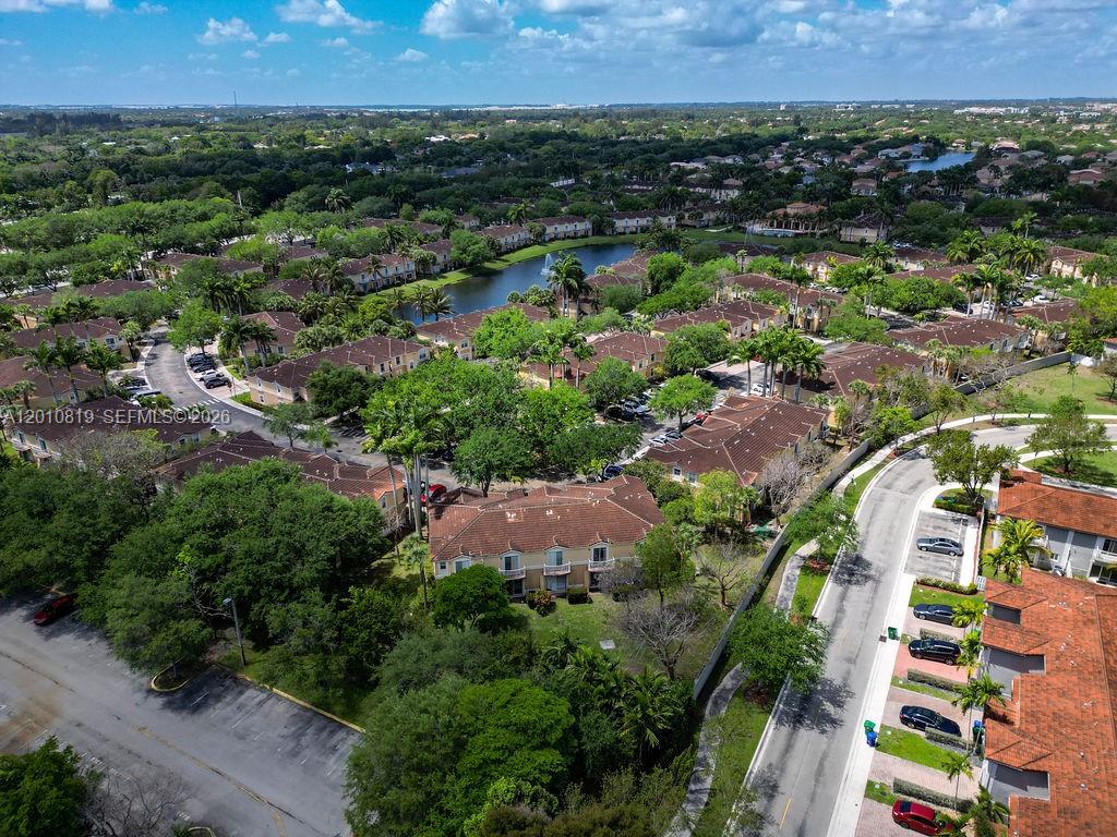 MELROSE POINT CONDO - Residential