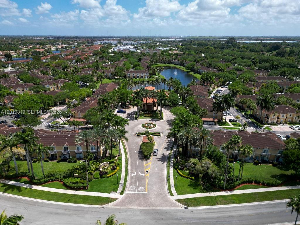 MELROSE POINT CONDO - Residential