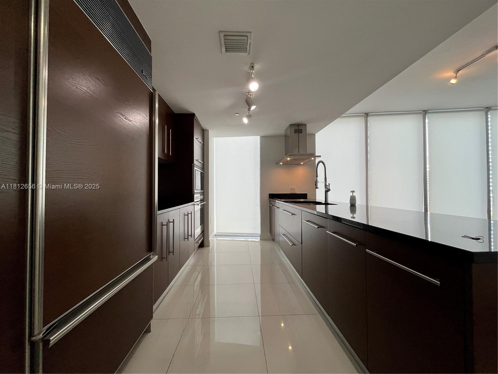 495 Brickell Ave 1710