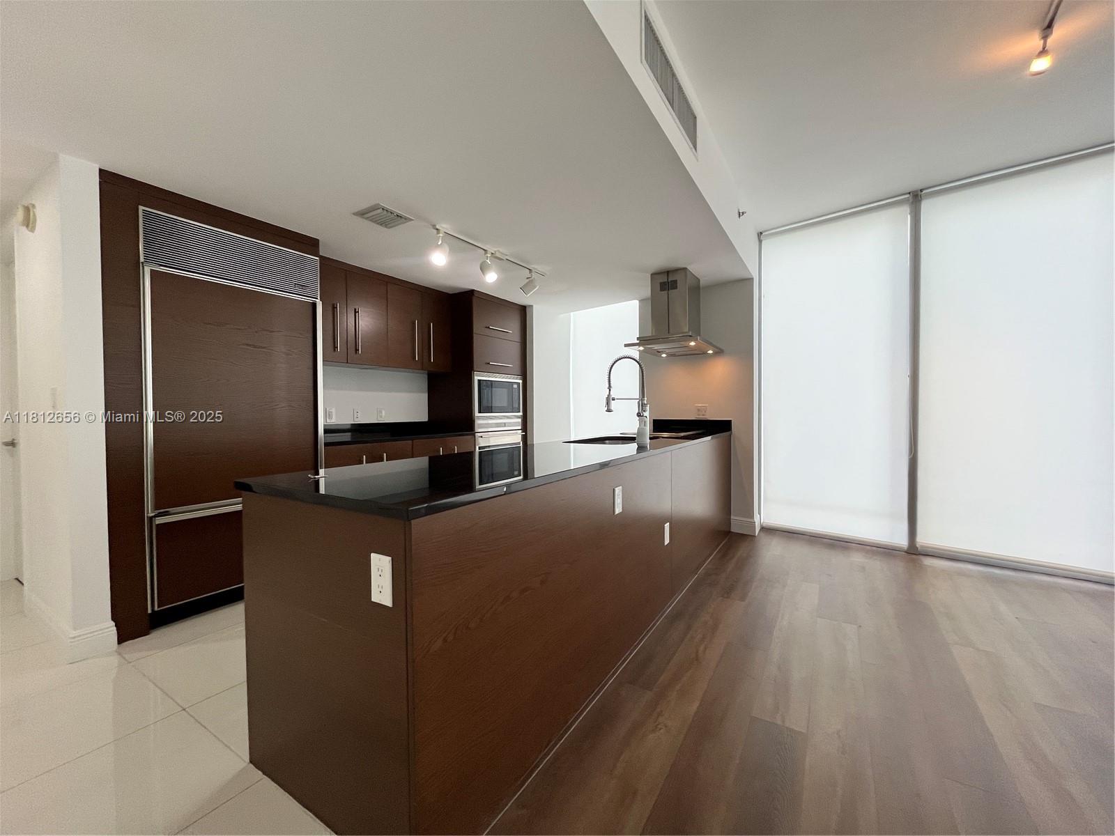 495 Brickell Ave 1710