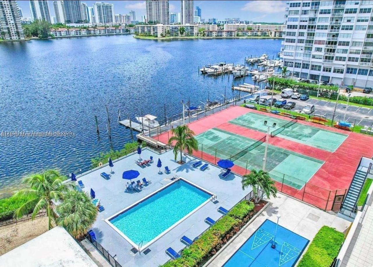 COMMODORE PLAZA CONDO - Residential