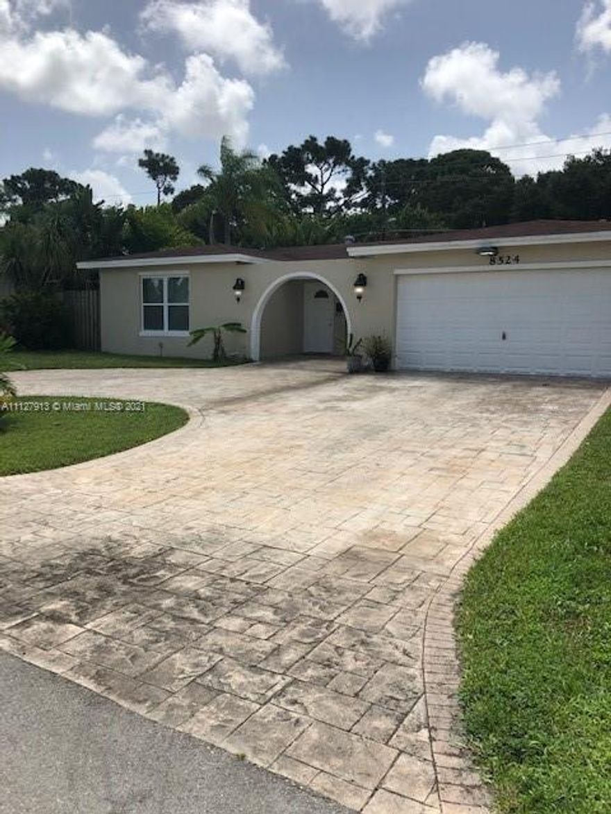 Great Neighborhood  for your family to call home. The house backs up to Miramar PINELAND Park. "This ecologically and historically significant site combines the amenities of a regional park with the passive recreational opportunities of a nature center or natural area." This provides a private back yard while you relax by the pool that has a child pool fence.  The circular driveway and two car garage provides loads of parking for family and guests.  As you enter this well maintained home you will be impressed with the huge family room. All the bedrooms have large closets. The large master suite has a walk in closet and a large master bath with a tub and separate shower. The kitchen has a gas stove, granite counters and looks out onto the pool.