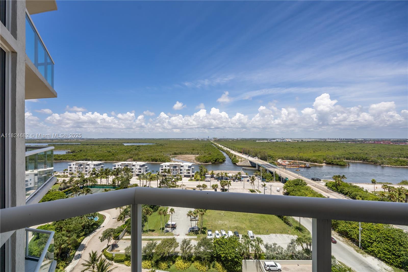 RENAISSANCE ON THE OCEAN - Residential