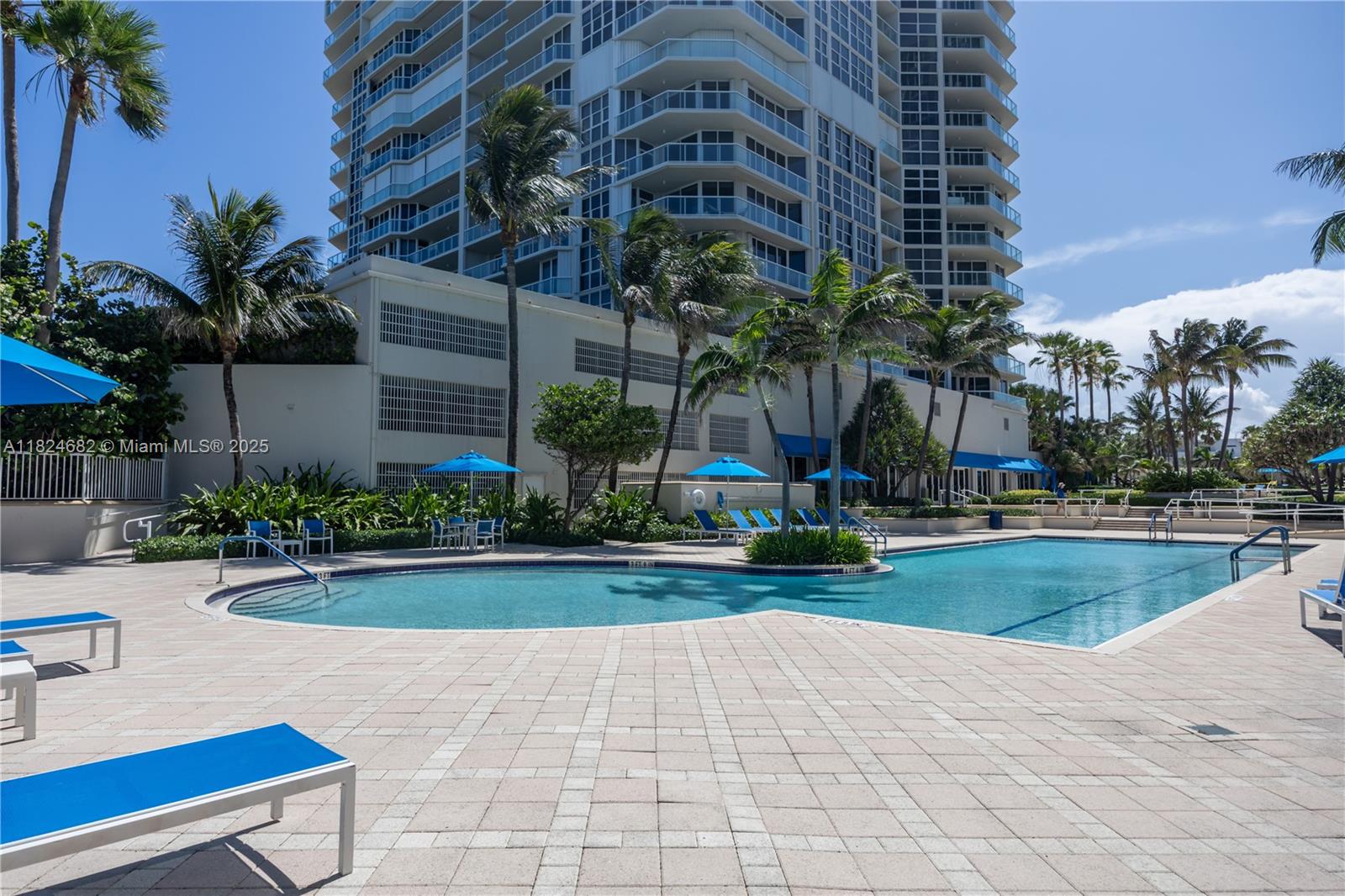 RENAISSANCE ON THE OCEAN - Residential