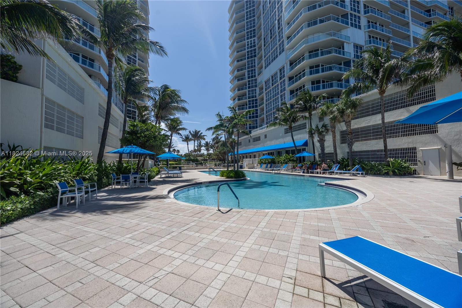RENAISSANCE ON THE OCEAN - Residential