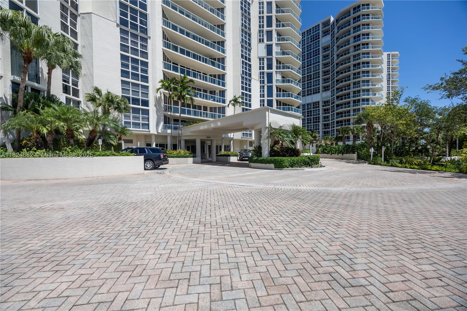 RENAISSANCE ON THE OCEAN - Residential