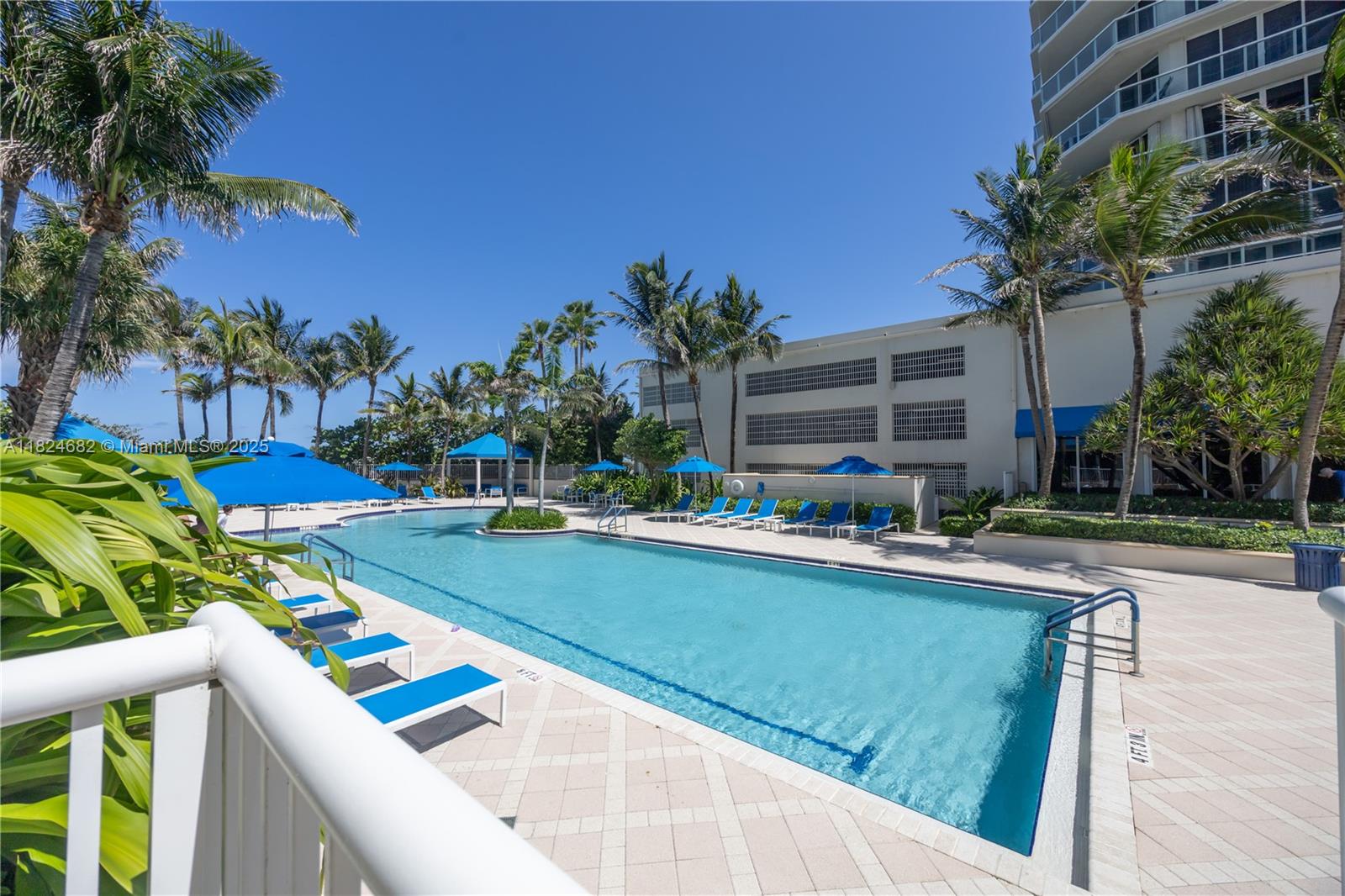 RENAISSANCE ON THE OCEAN - Residential
