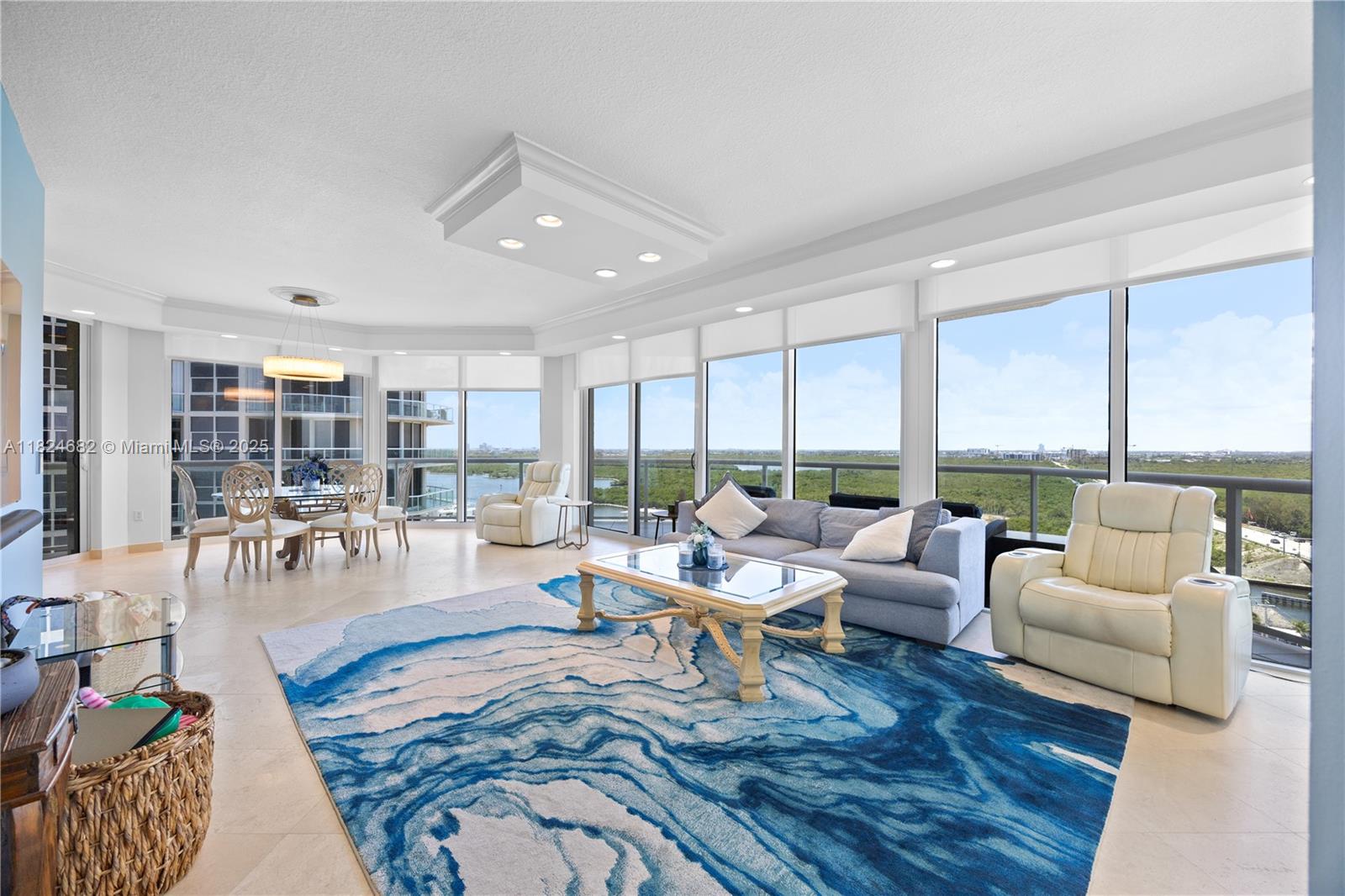 RENAISSANCE ON THE OCEAN - Residential