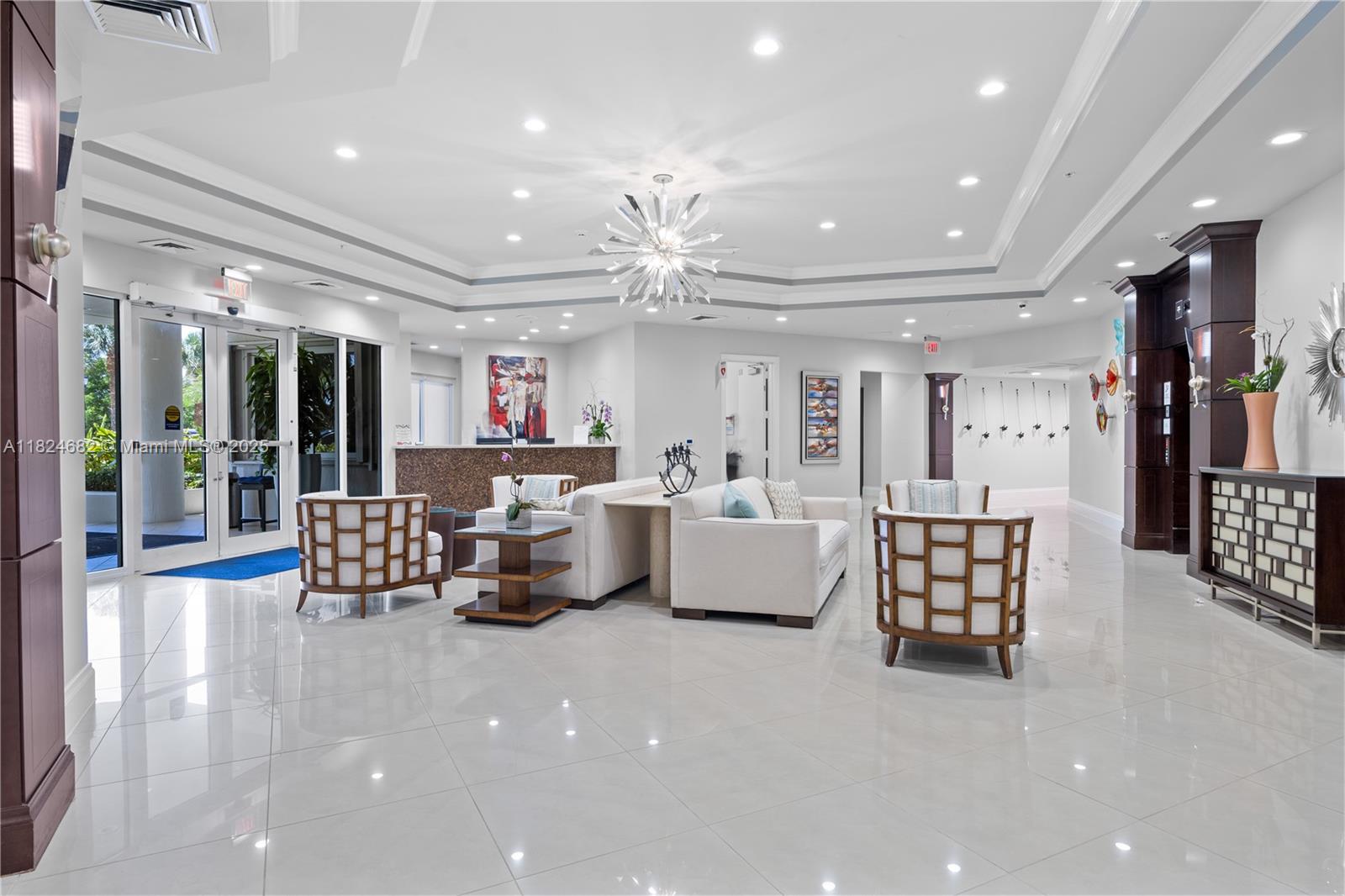 RENAISSANCE ON THE OCEAN - Residential