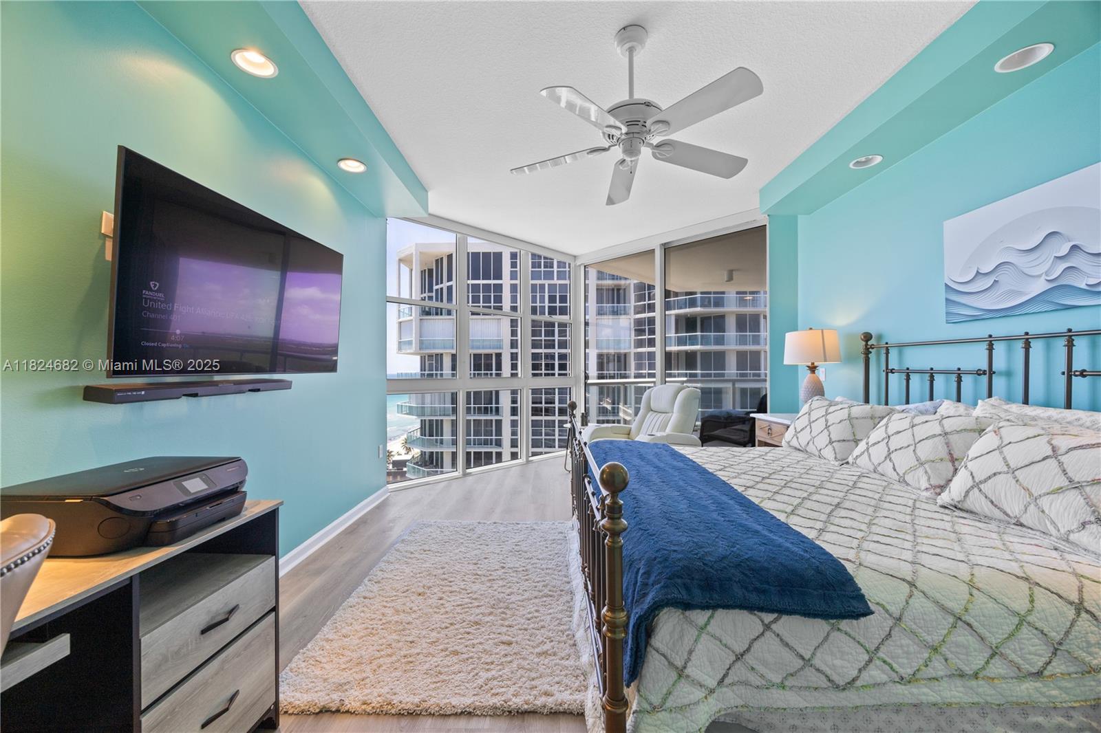 RENAISSANCE ON THE OCEAN - Residential