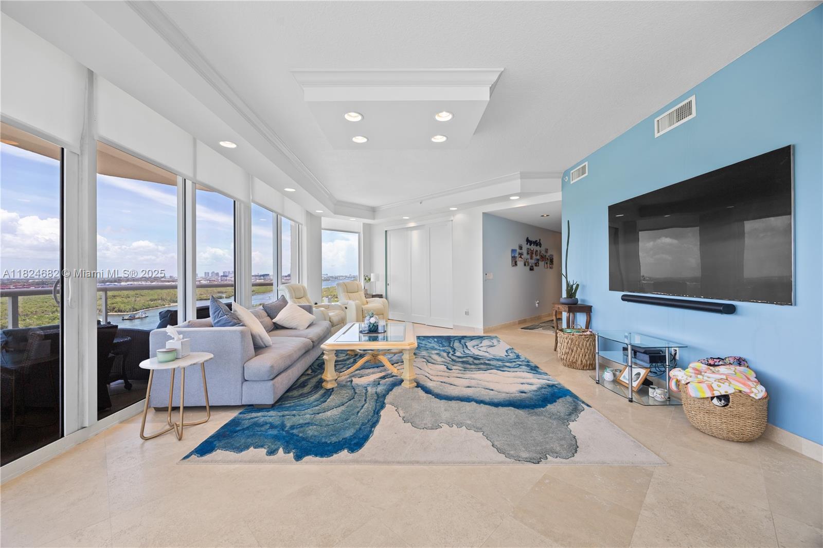 RENAISSANCE ON THE OCEAN - Residential
