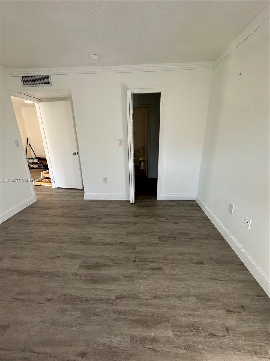 THE COURTS AT KENDALL CON - Residential Lease