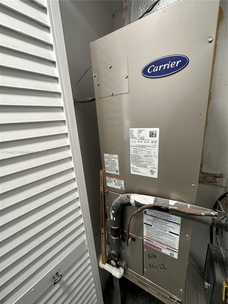 THE COURTS AT KENDALL CON - Residential Lease