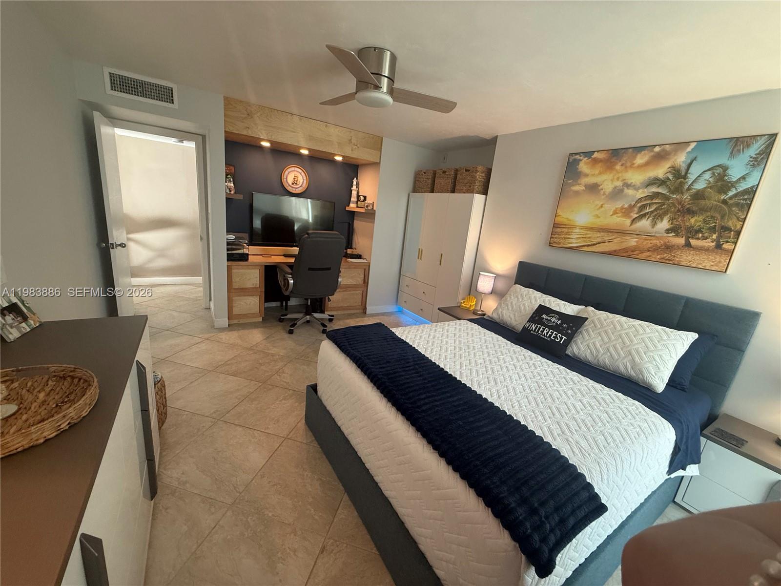 RIVER REACH CONDOMINIUM V - Residential