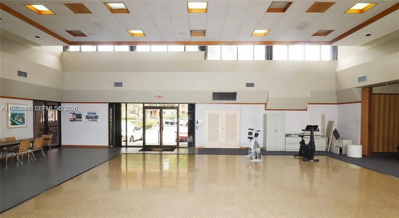 RIVER REACH CONDOMINIUM V - Residential